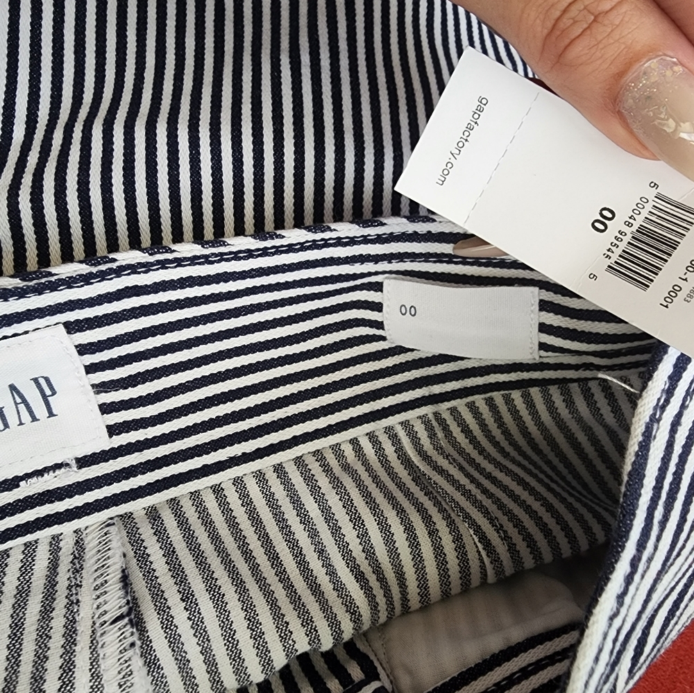 GAP STRIPED SHORTS - Picture 2 of 3